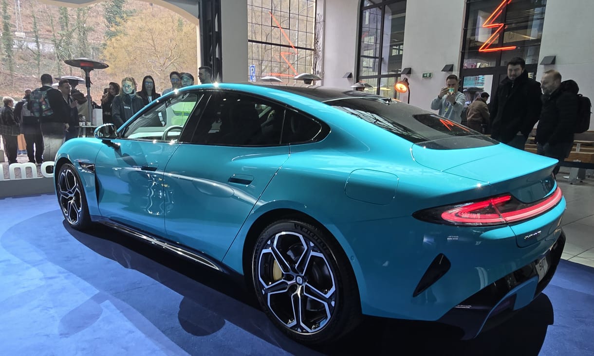 Jobban fogy a Xiaomi első autója, mint a Tesla Model 3