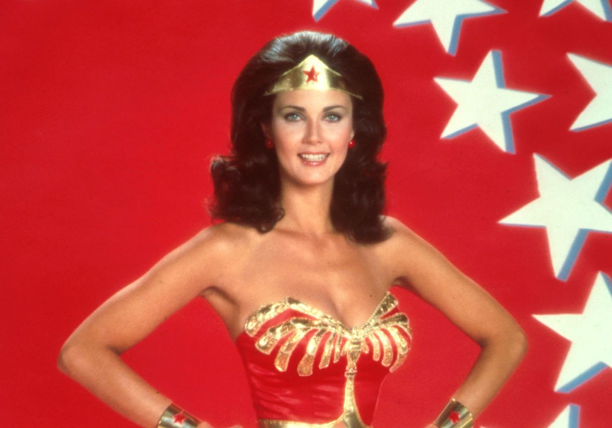 Szexuálisan zaklatták Lynda Cartert, az eredeti Wonder Womant is