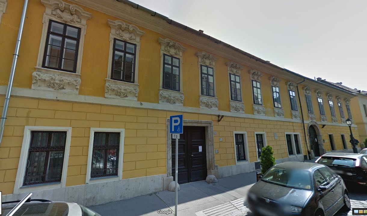 Szép summát kér a Budavári Önkormányzat a gyanús lakásbérletek adataiért