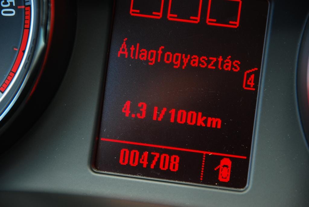 Mennyire kamu egy autó gyári fogyasztása?