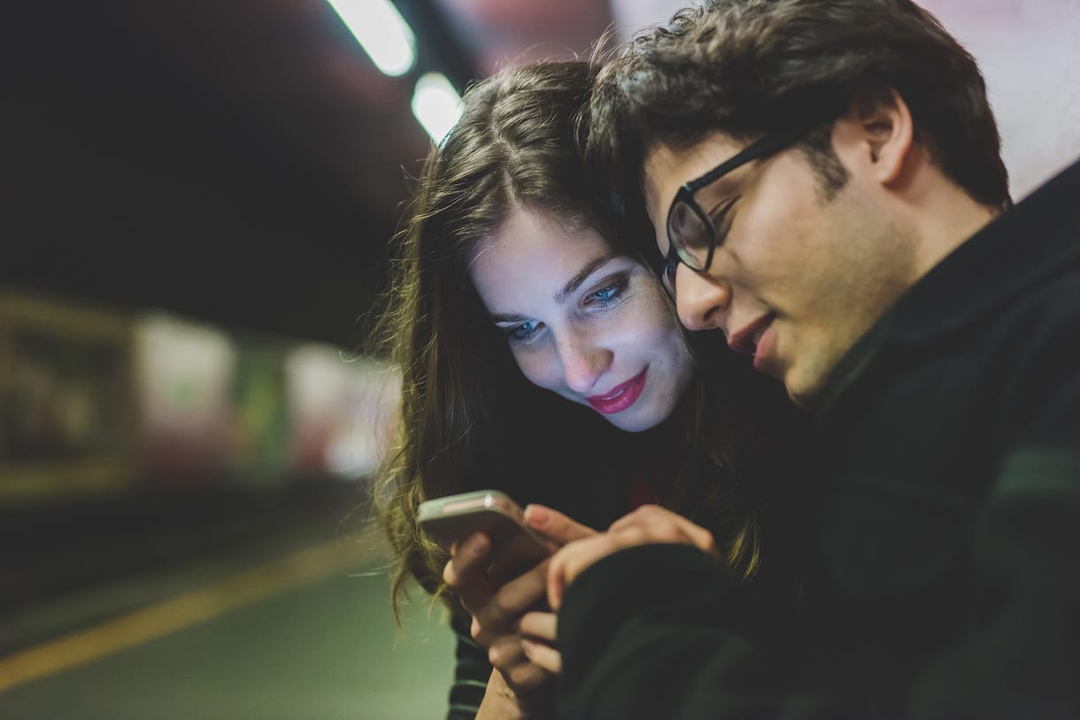 Live stream a metróból – nem kötnek kompromisszumot a fiatalok, ha gyors mobilnetről van szó