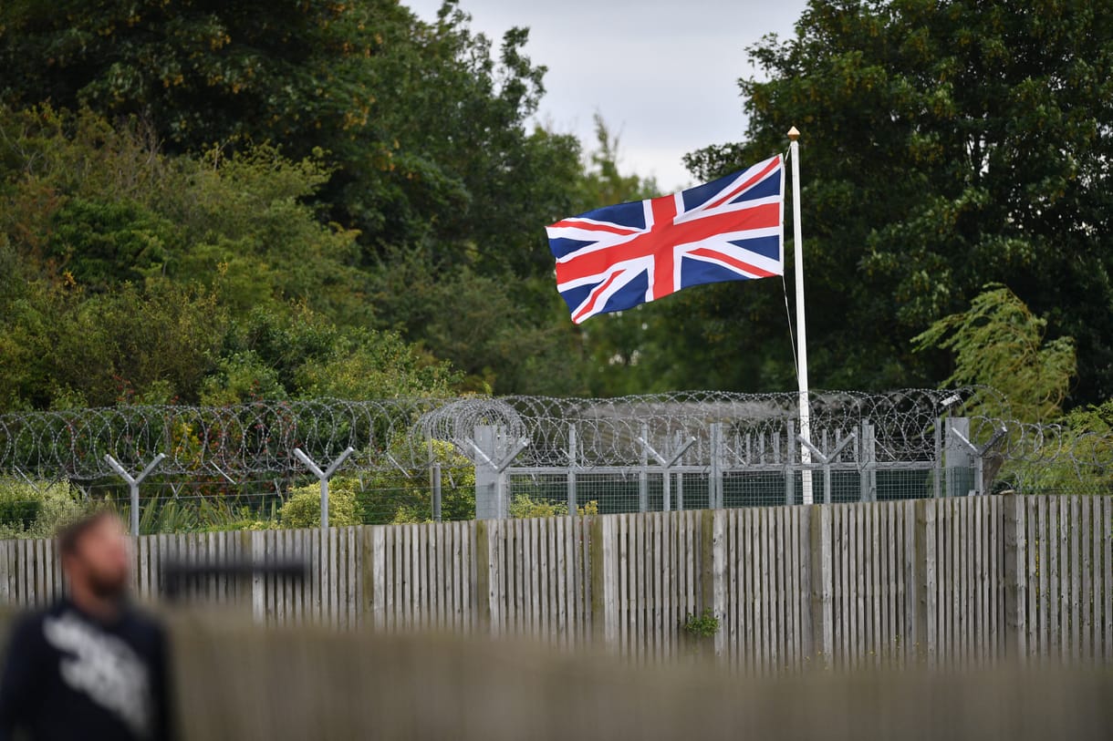 Palesztinpárti tüntetők rongáltak meg két repülőgépet a brit légierő bázisán