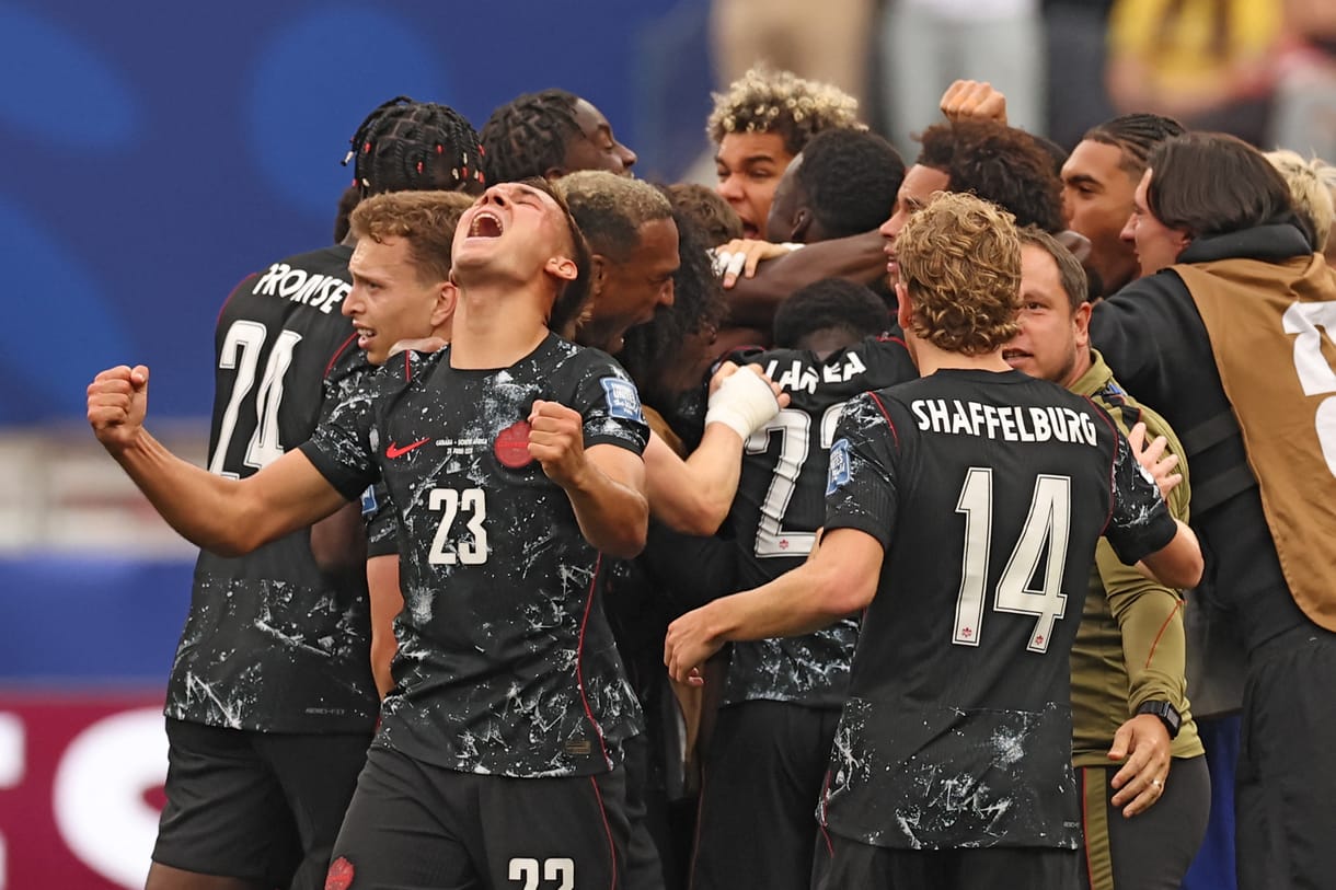 Hosszabbításban lőtt góllal jutott tovább az egyik házigazda a foci-vb-n