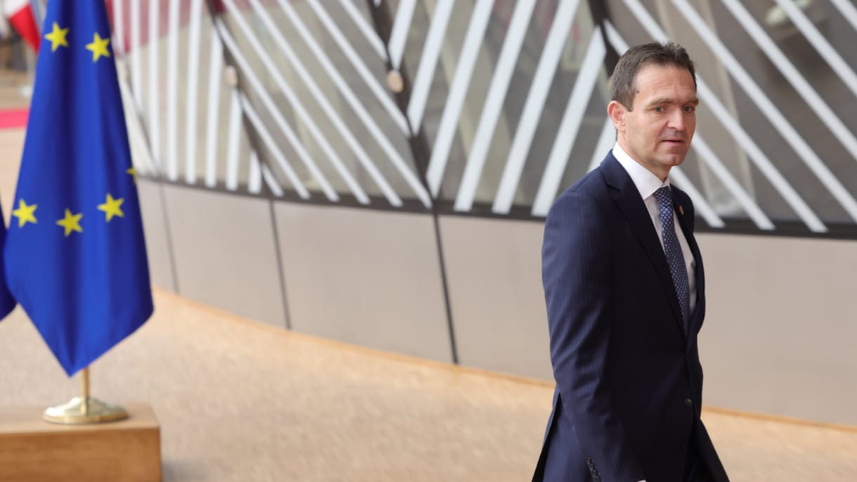 Nem hivatalos: Szlovákiában az ellenzék legyőzte Fico pártját