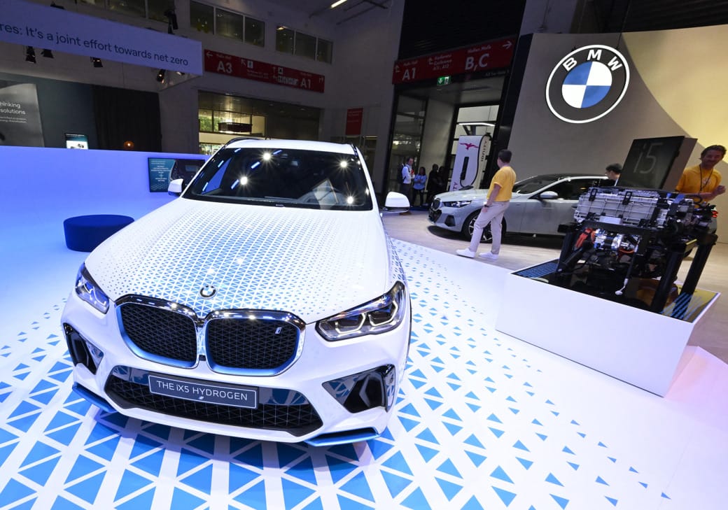 Vezettük a BMW hidrogénhajtású iX5-ét