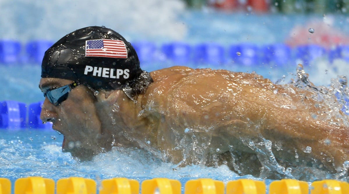 Úszás 14 ezer néző előtt: Phelps legyőzte Lochte-t