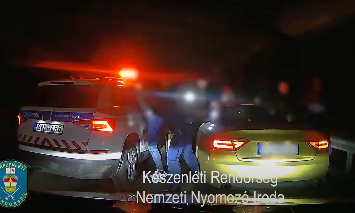 Több mint fél kiló kábítószert próbált meg elrejteni a melltartójában