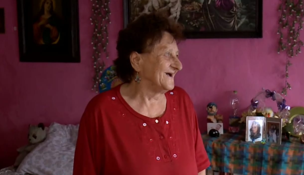 Életében először elvitték nyaralni a Balatonra, közben titokban felújították a nagymama házát
