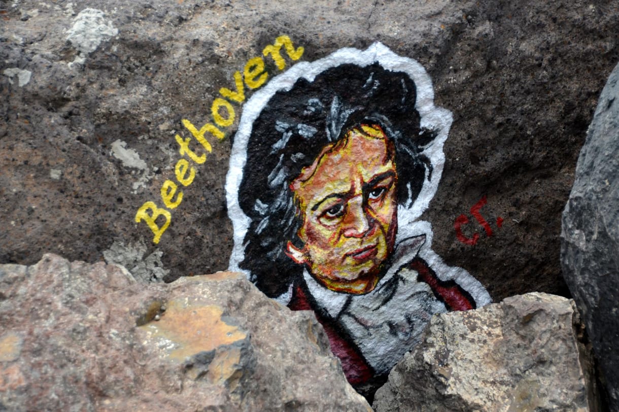A koronavírus miatt csak novemberben derül ki, milyen lett a robot-Beethoven