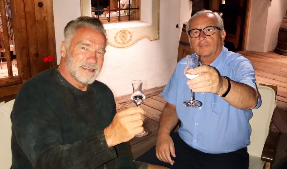 Schwarzenegger együtt pálinkázott Junckerrel