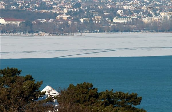 „Migránsmentes Balaton” - ez lehet az idei nyár vendégcsalogató szlogenje