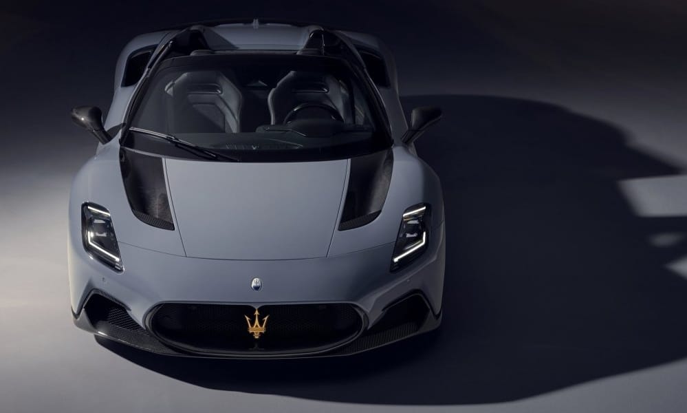 711 lóerős lett a Maserati nyitott tetős szupersportkocsija