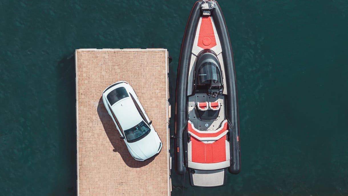 Az 530 lovas Audi RS5 mellé egy 800 lóerős motorcsónakot is ad az Abt cég