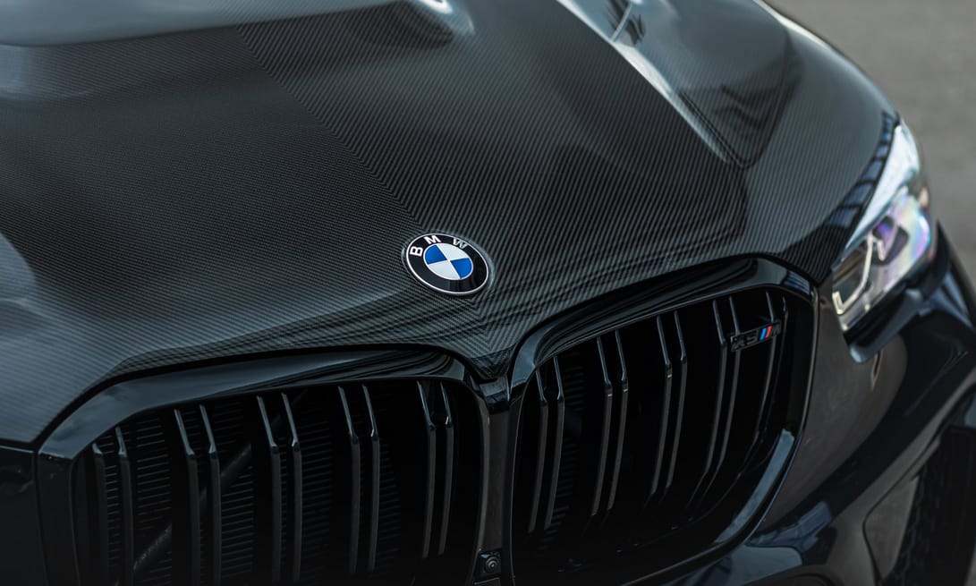 Radikálisan más dizájnt kap a rekorderős vadonatúj BMW X5 M