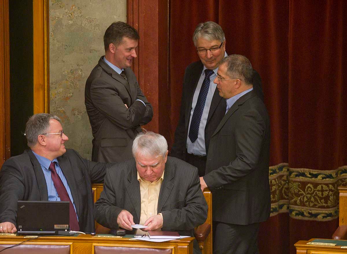 Már a menekülőutat keresik a 2014-ben kibukó fideszesek