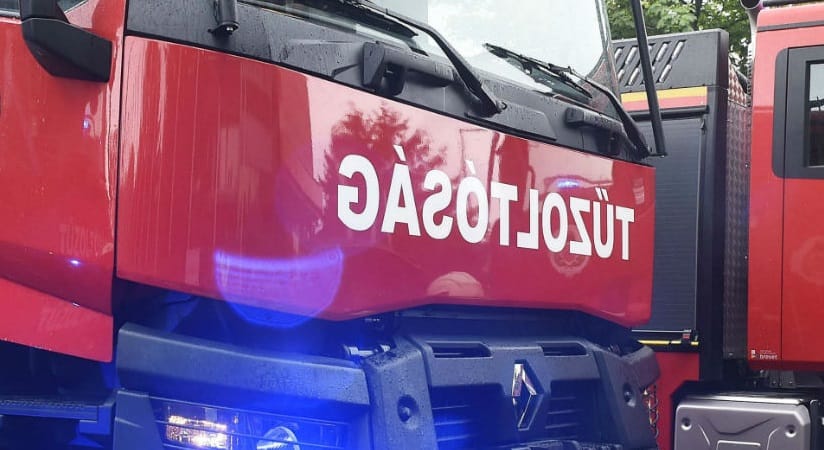 Ezer négyzetméteren lángol egy XIV. kerületi raktár