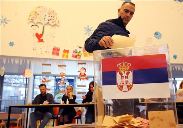 Elvágta magát Szerbia az EU-tagság ügyében a választási anomáliák miatt?