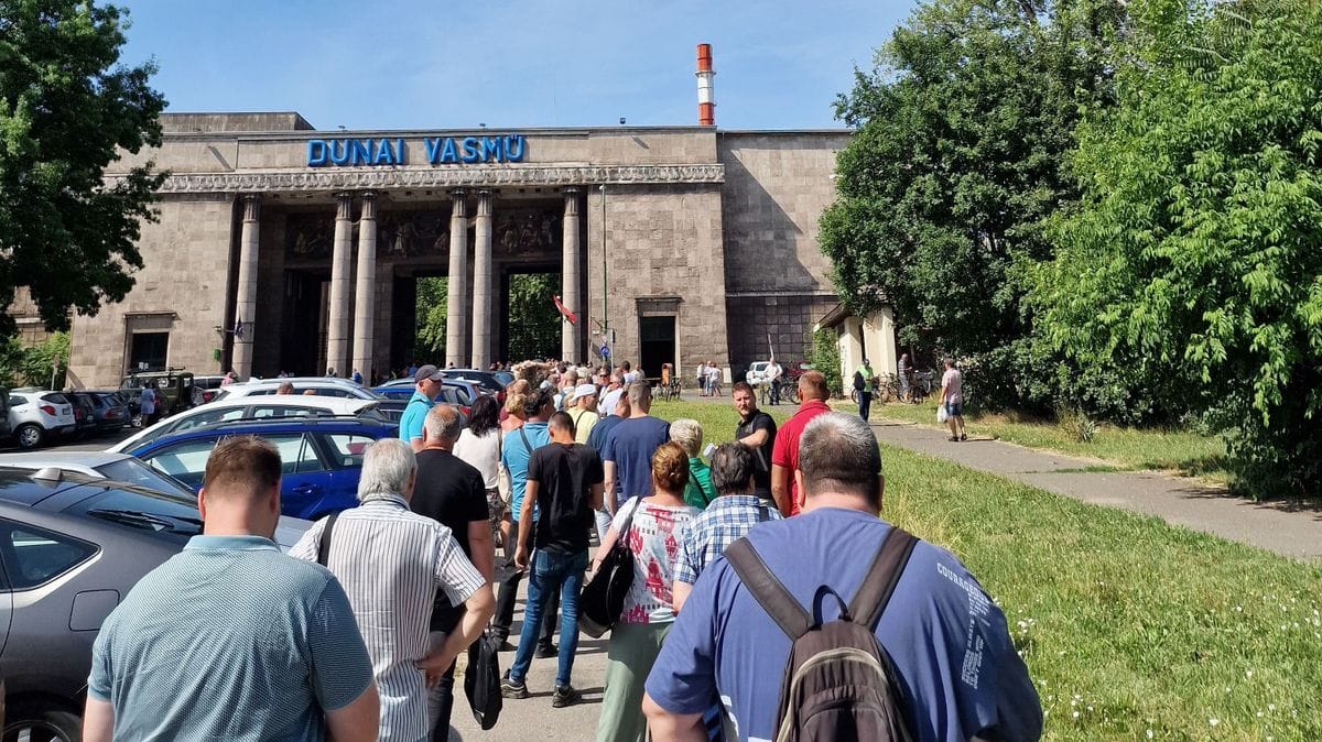 Három évig még kapták a fizetésüket – ezzel vigasztalja a dunai vasműből kirúgottakat a fideszes képviselő