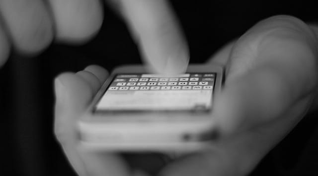 Öngyilkosság előtt SMS-ben írt végrendeletet, a végére szmájlit rakott
