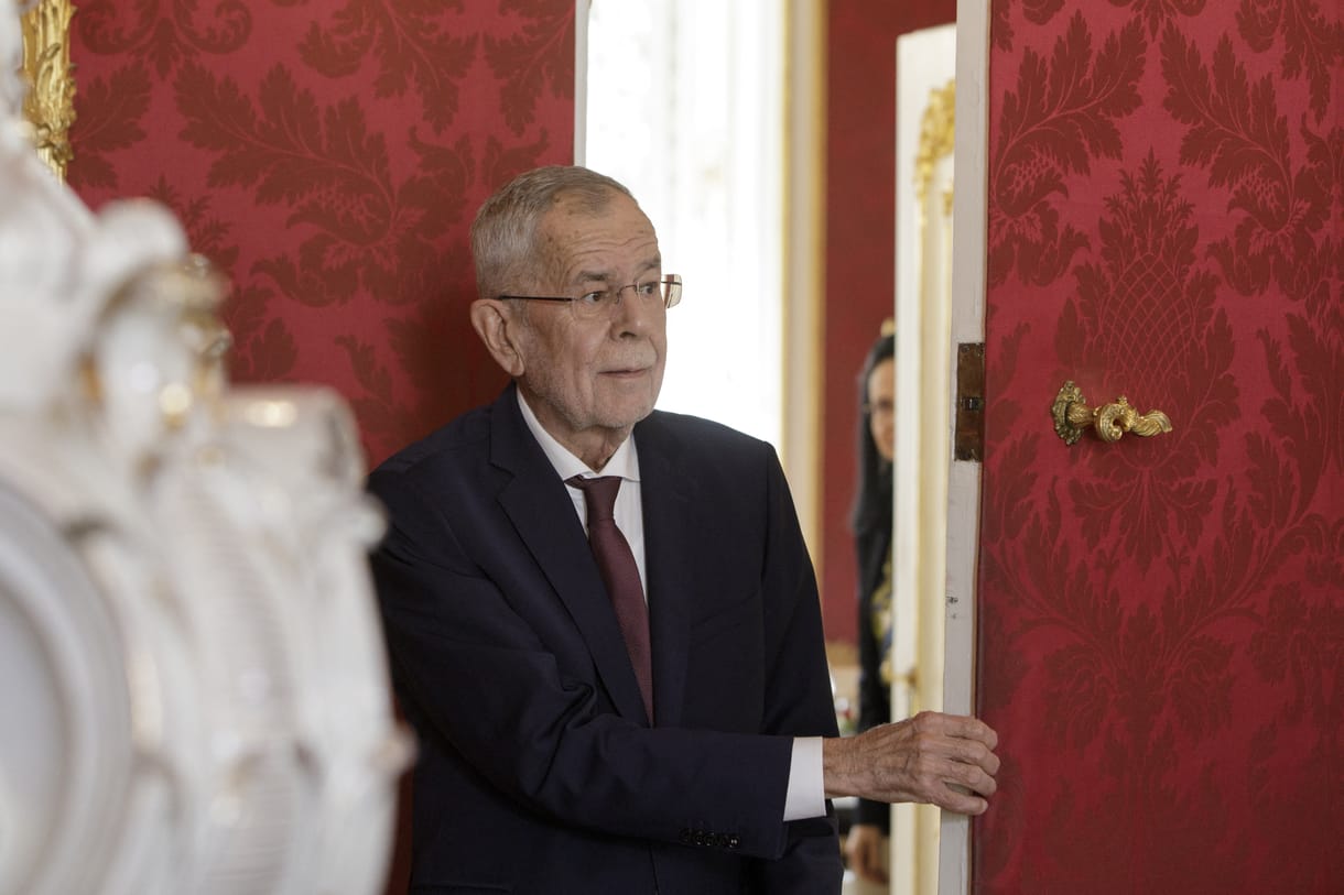 Nem a győztes pártot, hanem a második helyezettet bízta meg kormányalakítással az osztrák államfő