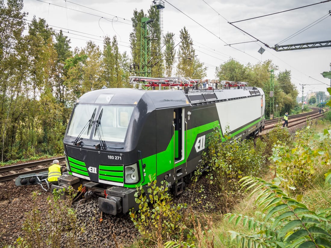 Elszabadult egy mozdony Ferencvárosban, nagy a káosz - fotók