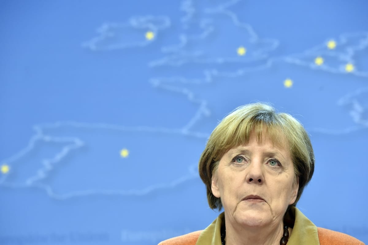 Merkel a menekültekről beszél, Magyarországgal példálózott
