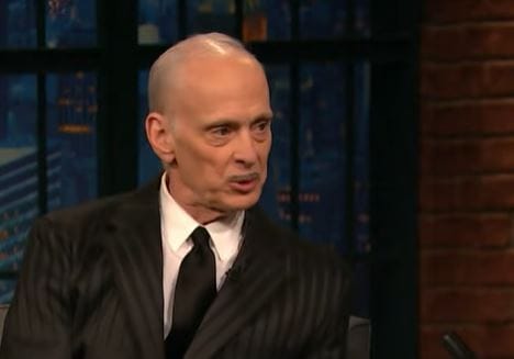 Magyarországon lép fel John Waters