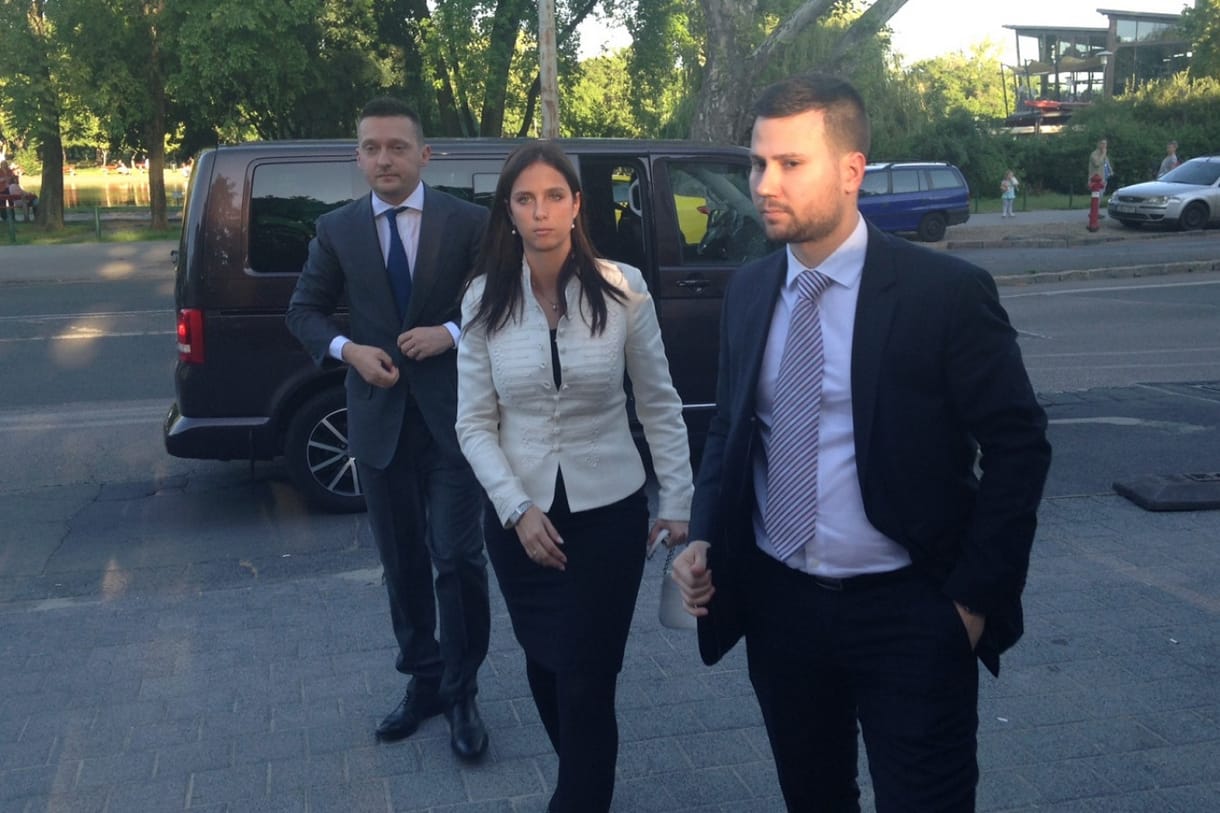 Rogán kabinetfőnökének és Schadl bizalmasának közös ügye miatt tesz feljelentést Stummer János