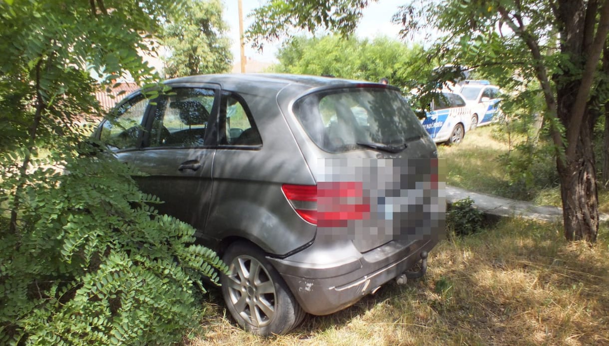 Amikor lerobbant alatta a lopott autó, lenyúlt egy másikat az öcsödi férfi