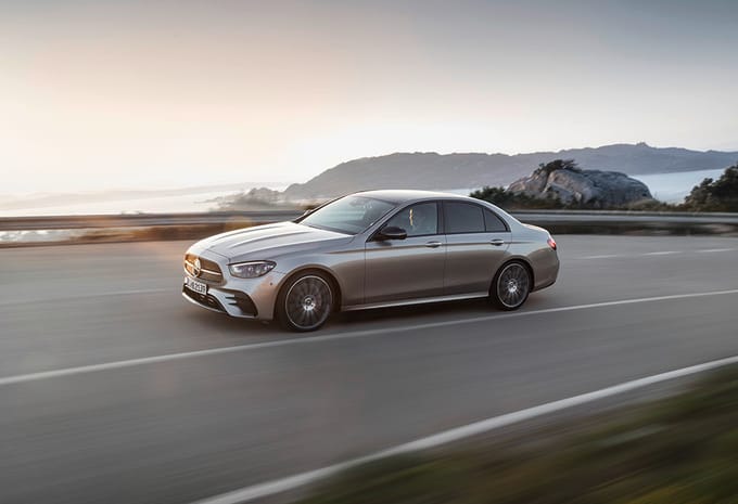 Új motorokat és még több okostechnológiát kapott a Mercedes E-osztály