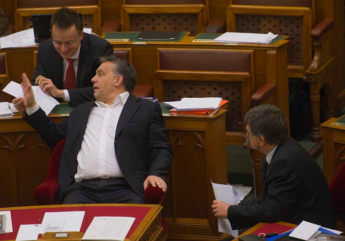 Szijjártó: kapott levelet Orbán Barrosótól