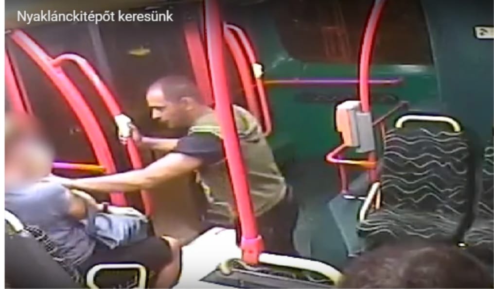 Kamera rögzítette a józsefvárosi nyakláncletépő férfit