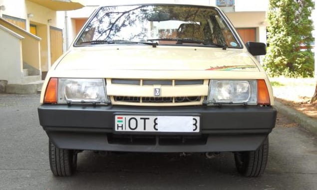 Különleges oldtimer Lada Samarát árulnak Budapesten
