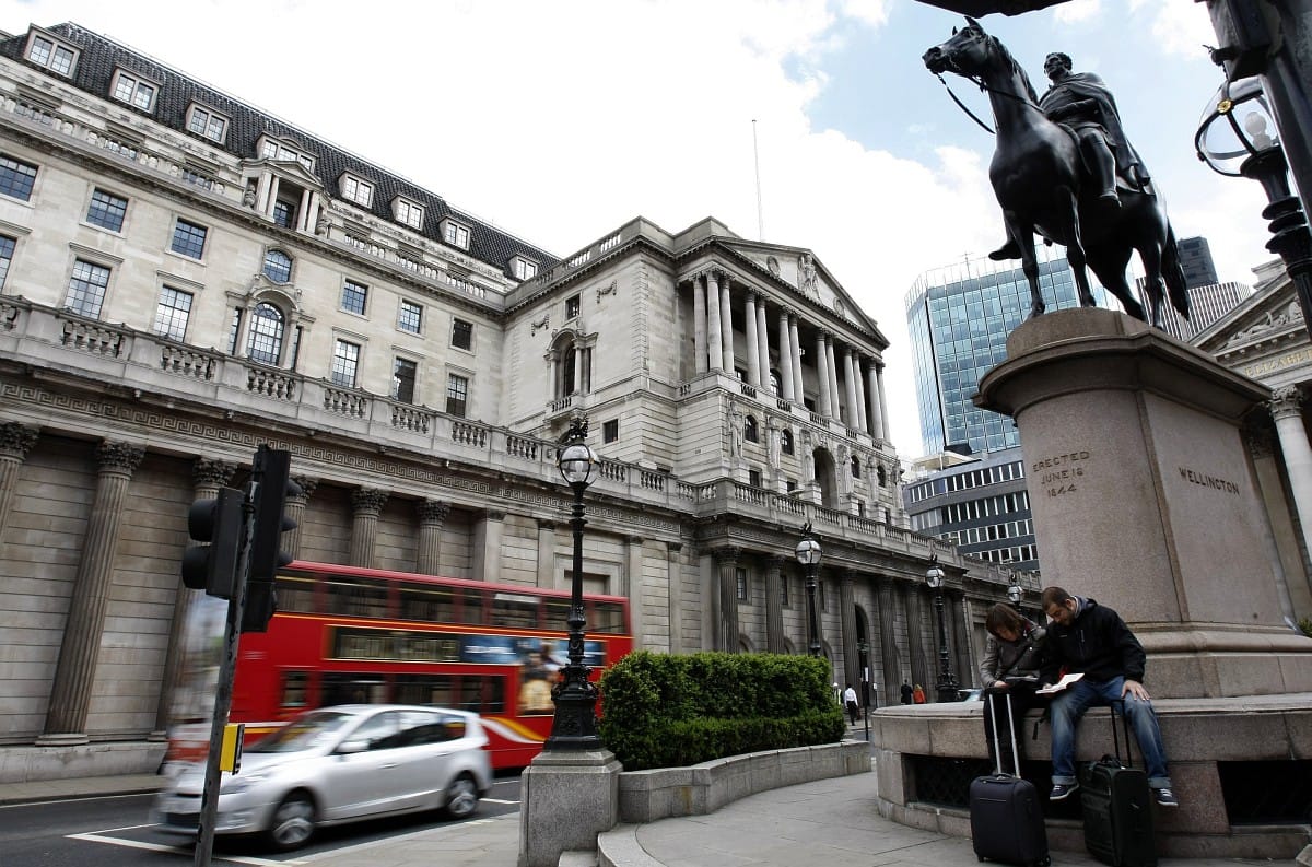 Bank of England: 14 százalékkal zuhanhat idén a brit gazdaság