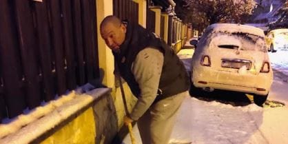 Csepel megmenekült: Németh Szilárd hajnalban már havat lapátolt