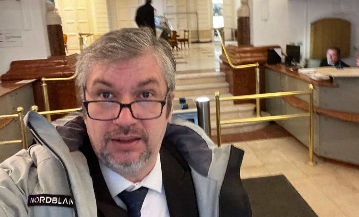 Hadházy: Félmilliárdért intézett utasszámlálást Lázár minisztériumának egy cég, de a vasúti számlálókat csokiban fizette ki