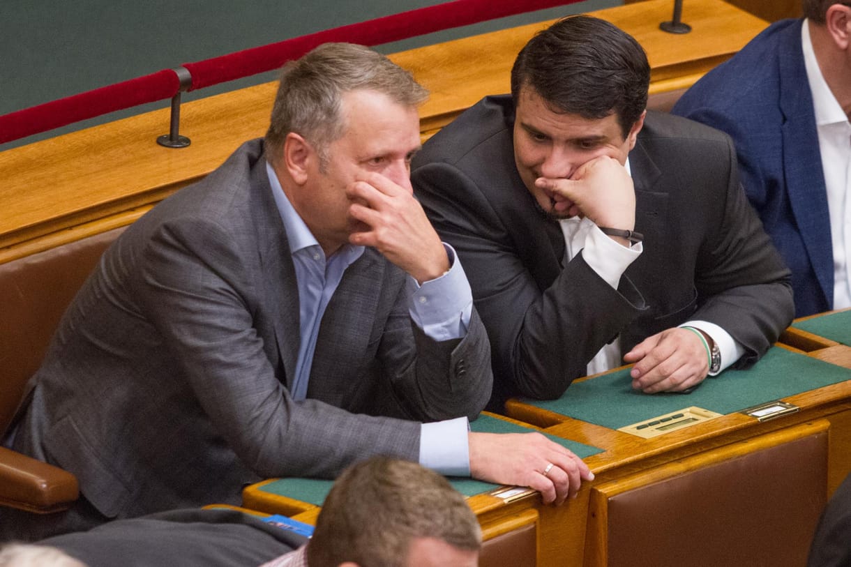 Mesterházy titoktartásit írt alá, majd elmondta a Pegasus-ügyről, amit lehet