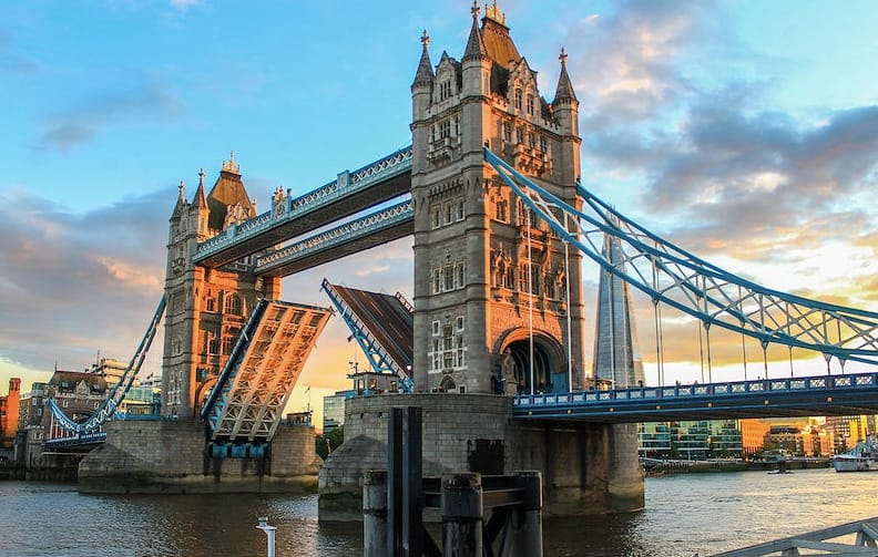 Megugrott az antiszemita és az iszlamofób támadások száma Londonban