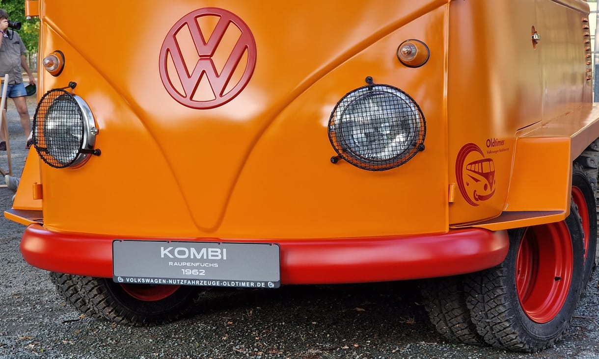 Hernyótalp és 8 kormányzott kerék, megnéztük az egyik legkülönlegesebb cuki VW-t