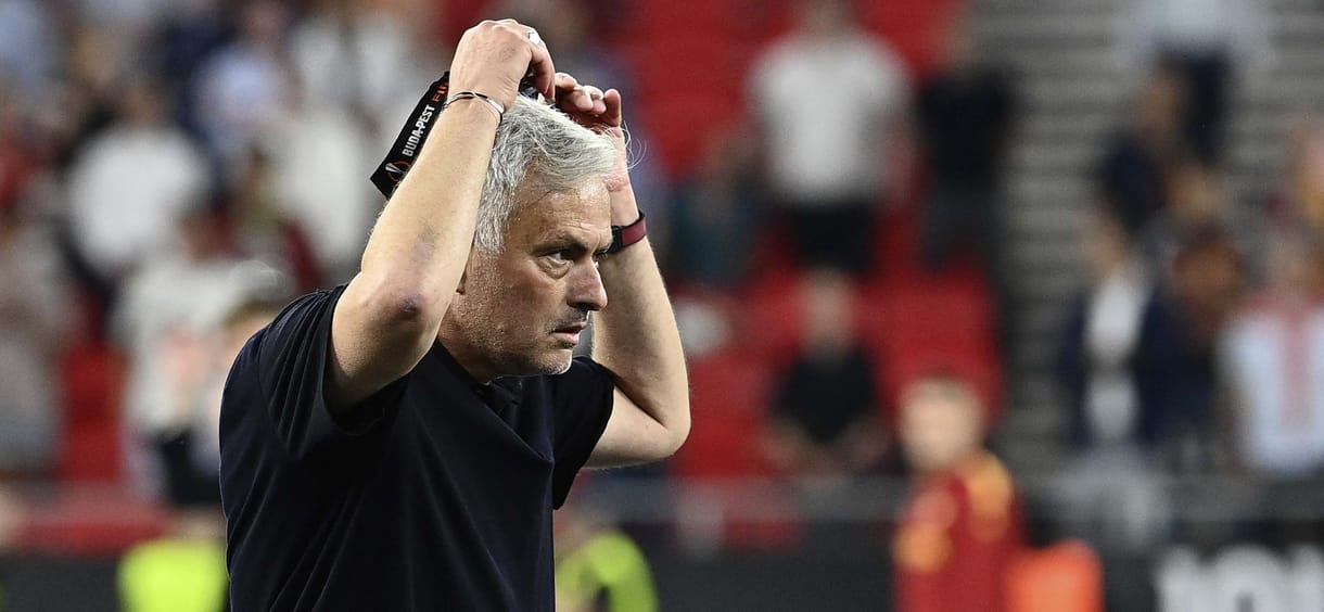 Mourinhót négy mérkőzéstől tiltotta el az UEFA, miután csapata budapesti veresége után belekötött a bíróba