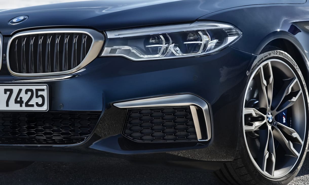 Ezzel valahogy csak kibírjuk az M5 érkezéséig - itt a BMW M550i xDrive