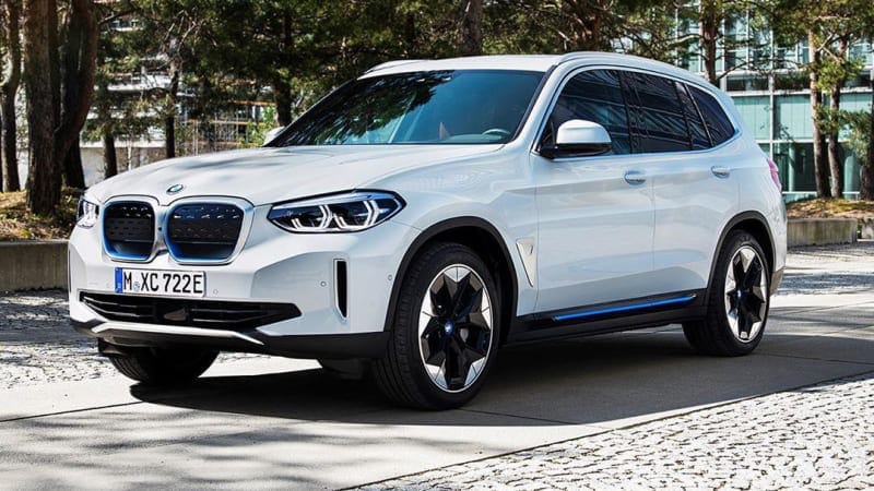 Vagy nagyon ügyes a garázsdizájn, vagy tényleg itt a BMW iX3