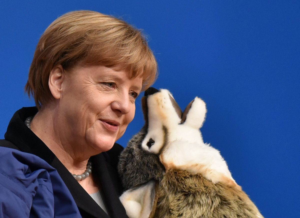 Megszületett Angela Merkel – egy szír menekült pár első gyermekeként