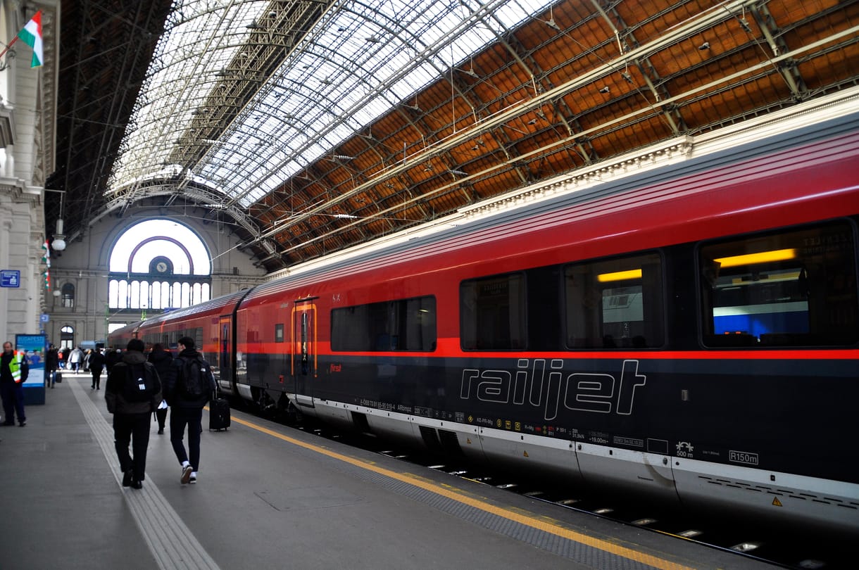 Két órára csökkenti a vasút a menetidőt Budapest és Bécs között