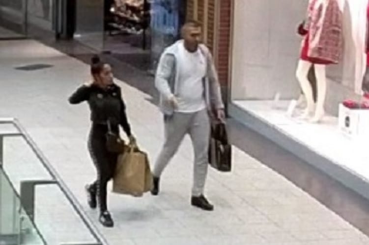 Látta ezt a két embert? Alaposan elvertek egy biztonsági őrt a WestEndben