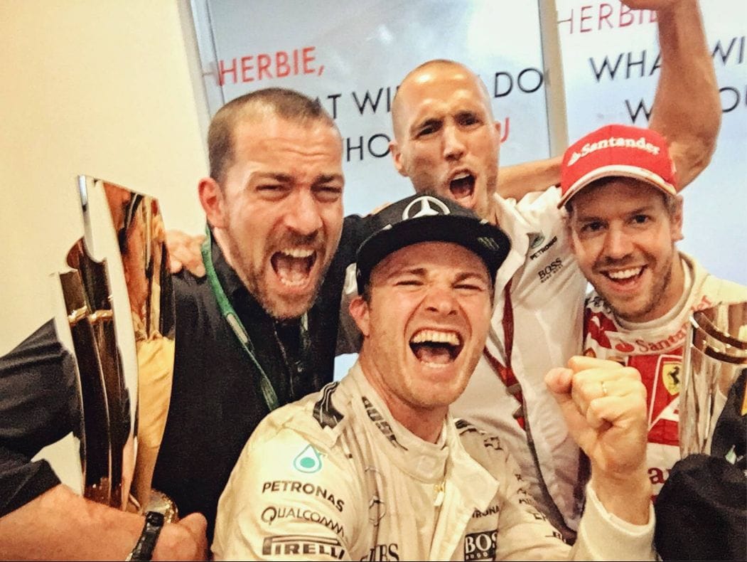 Meglepő és megható videót posztolt elsőként az újdonsült F1-világbajnok
