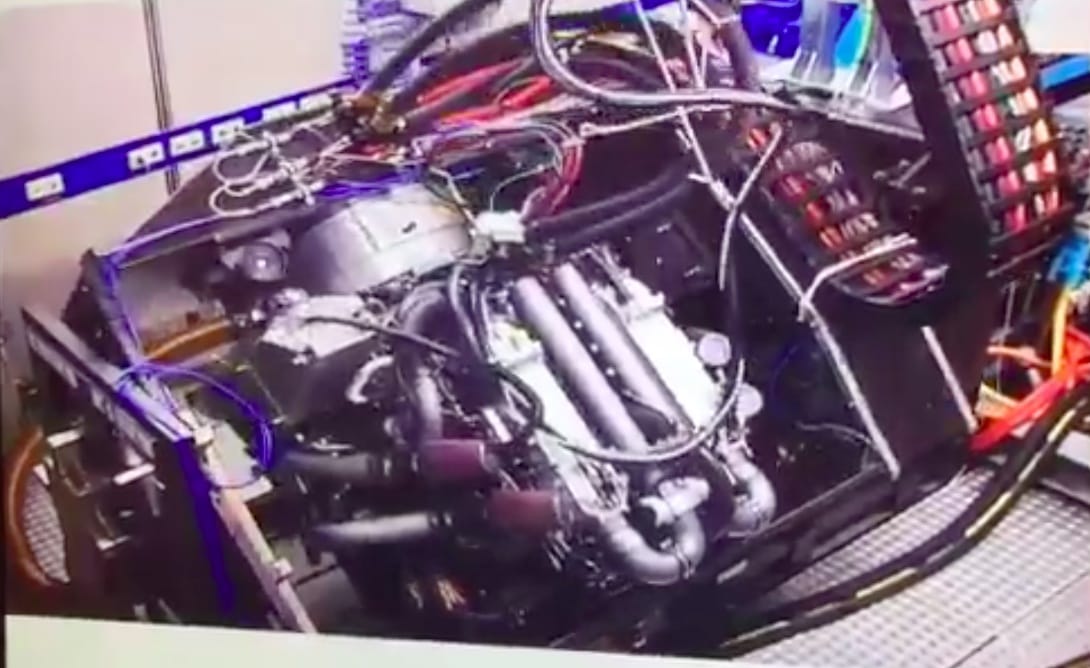Így edzeti a Bugatti az 1500 lóerős motorját – videó