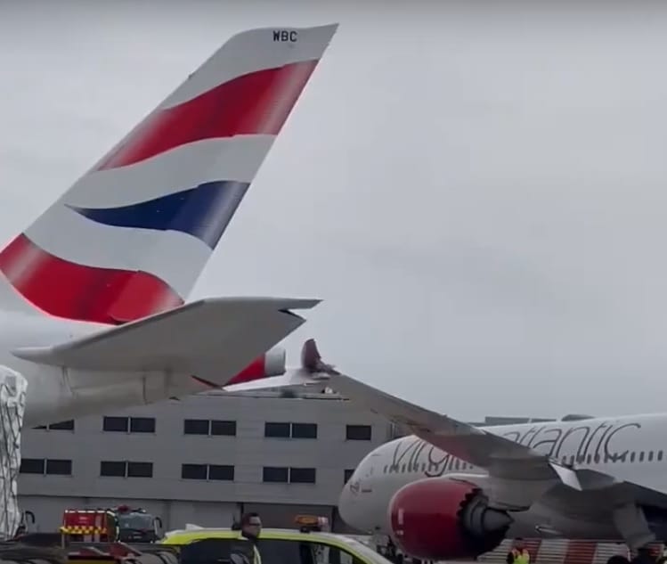Összeütközött két utasszállító Heathrow-n (videó)