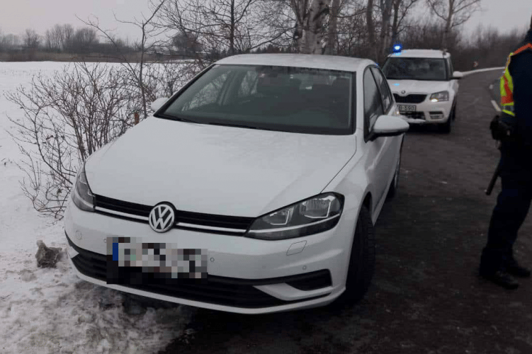 10 perc alatt megtalálták a szegedi rendőrök a lopott autót