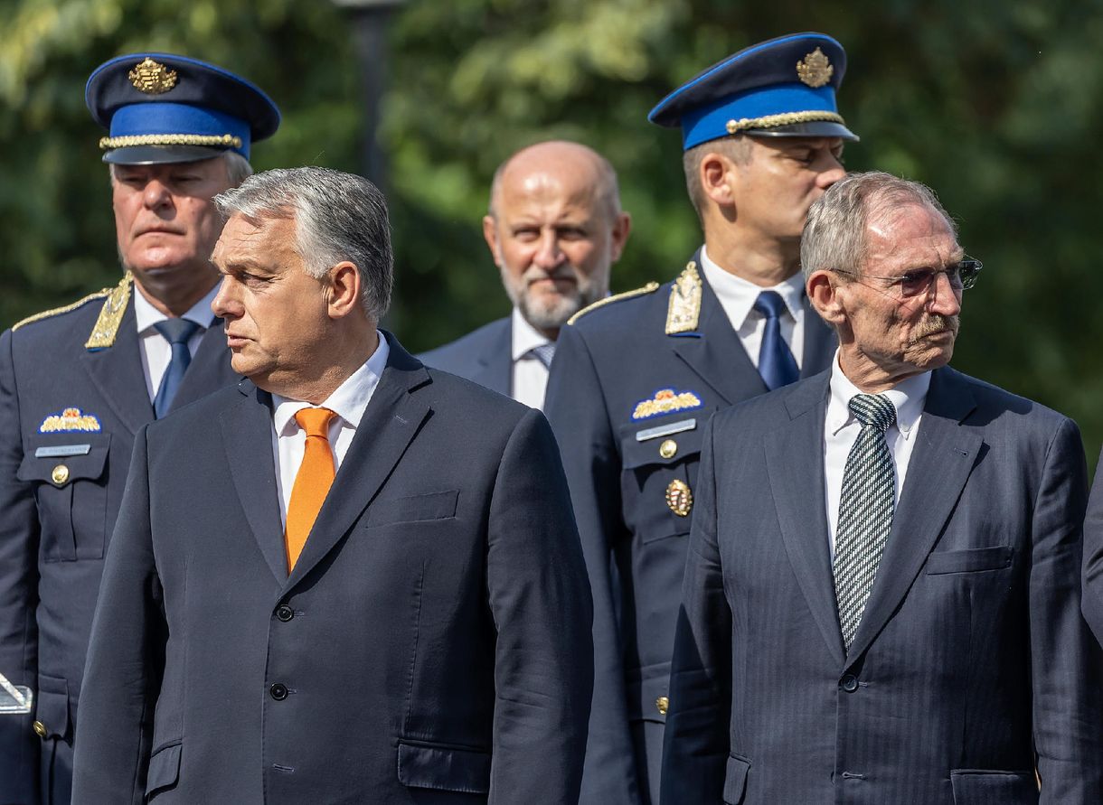 Indoklás nélkül váltott le Pintér rendőrségi vezetőket